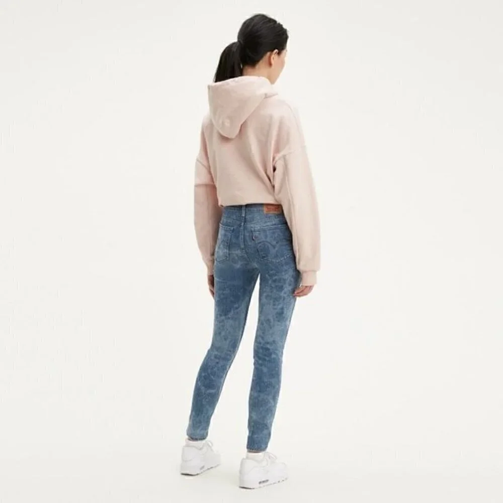 NWT Levis 711 Mid Rise Medium Wash Skinny Jeans Size 24 Watercolor Print
